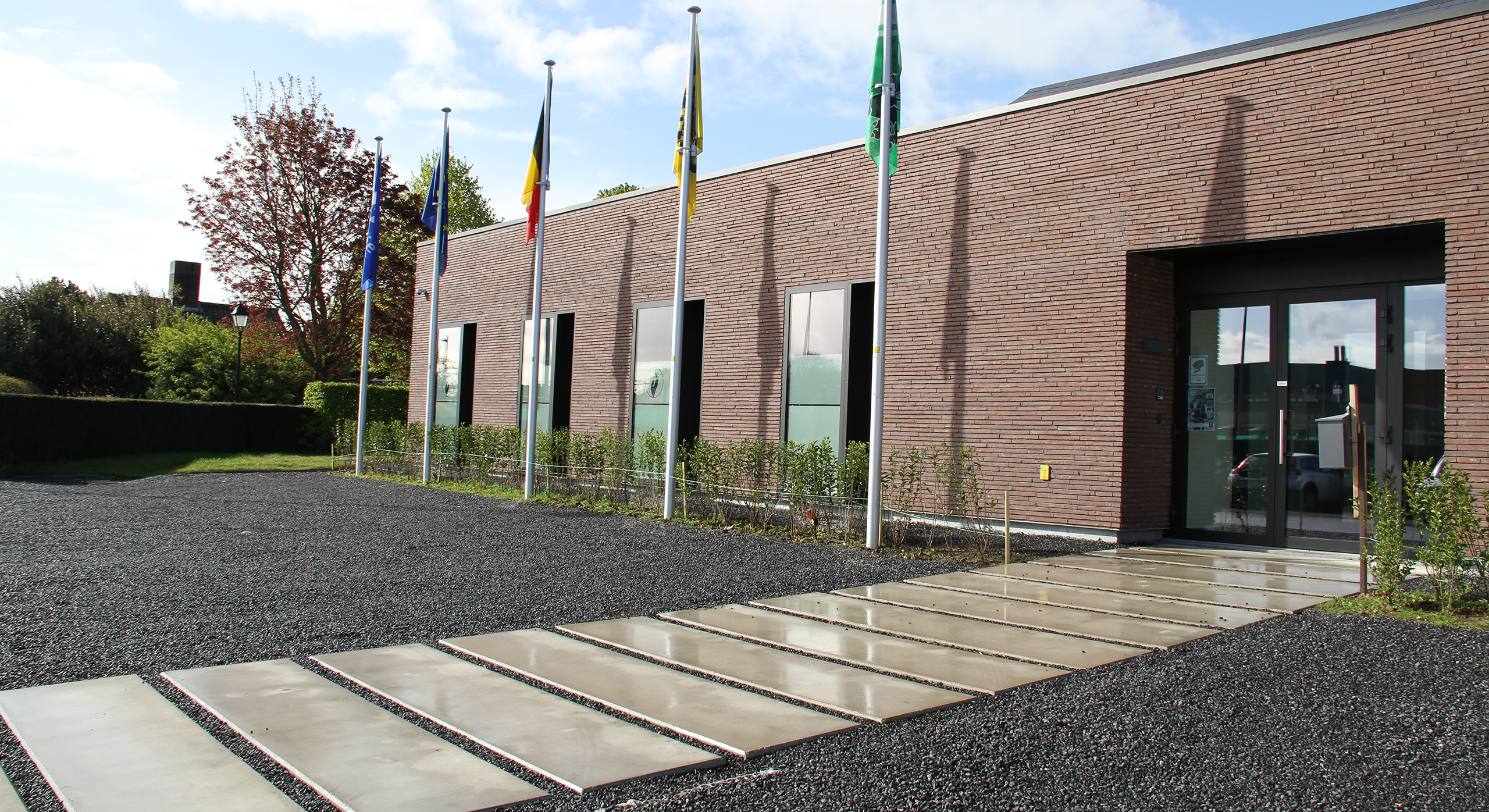 Politie LoWaZoNe gebouw toegang en belettering